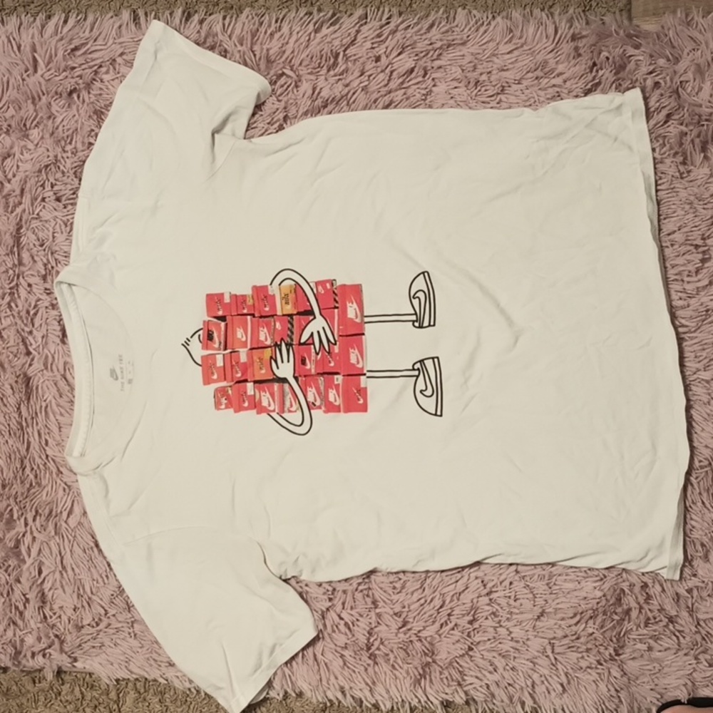 Nike tee